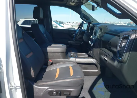 2021 GMC Sierra 1500 4Wd Short Box At4 z USA, uszkodzony, nr VIN 1GTP9EEL1MZ163973